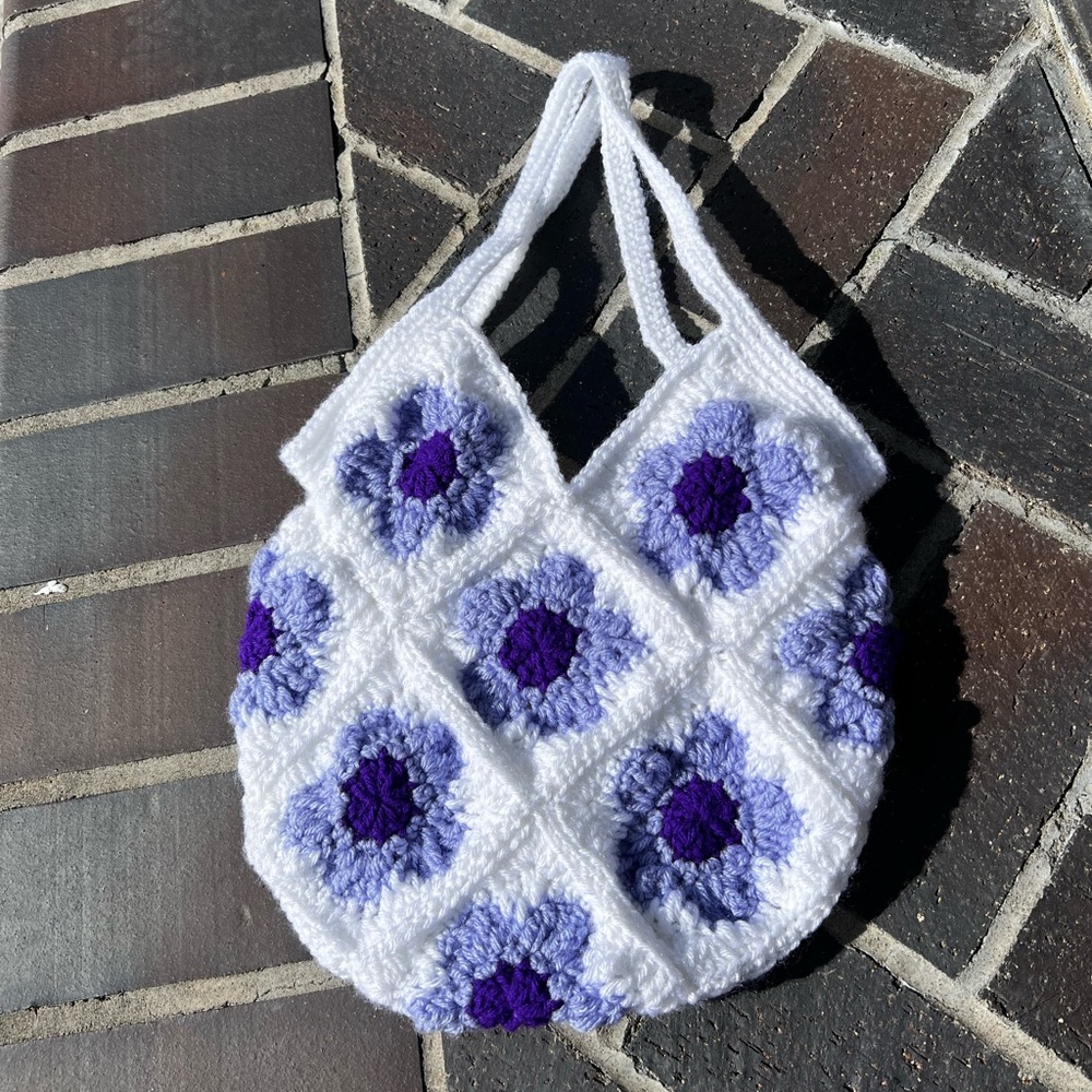 Hand Crocheted Lined Purple Flower White Tote Bag! - Picture 1 of 13